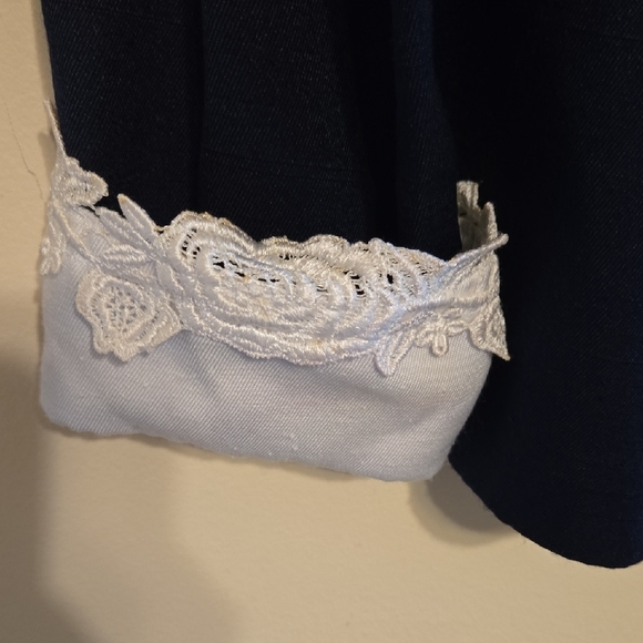 Elegant Blue and White Blazer with Lace Trim - Picture 7 of 8